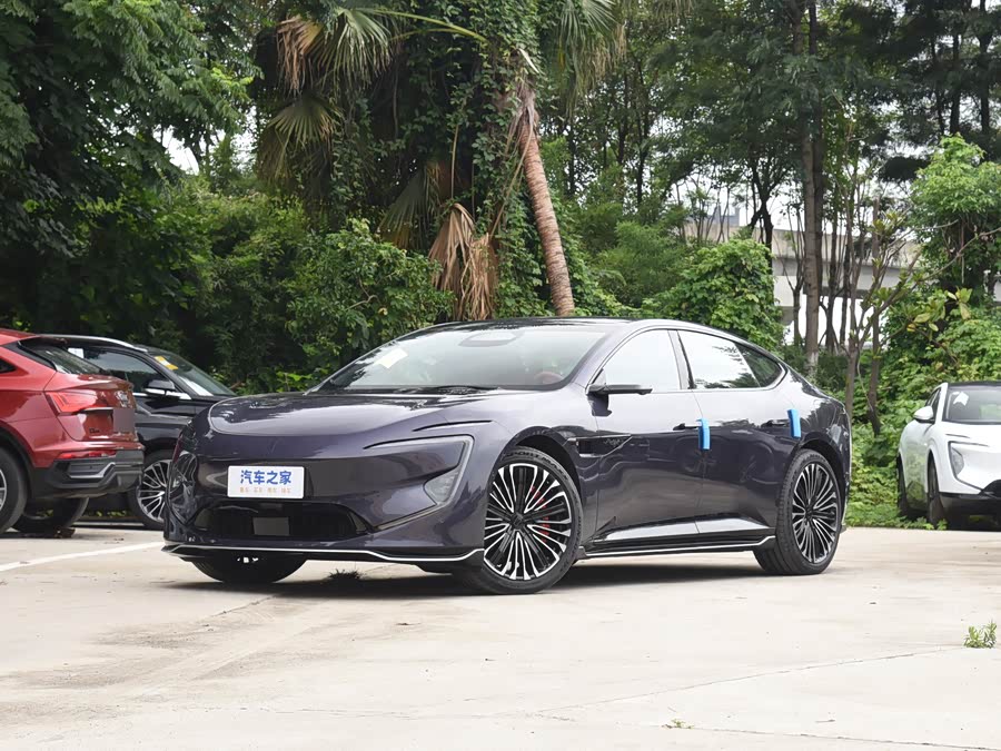 Фото 1 - Avatr 12