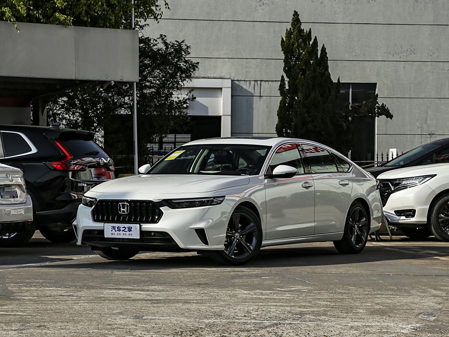 Фото 1 - Honda Inspire