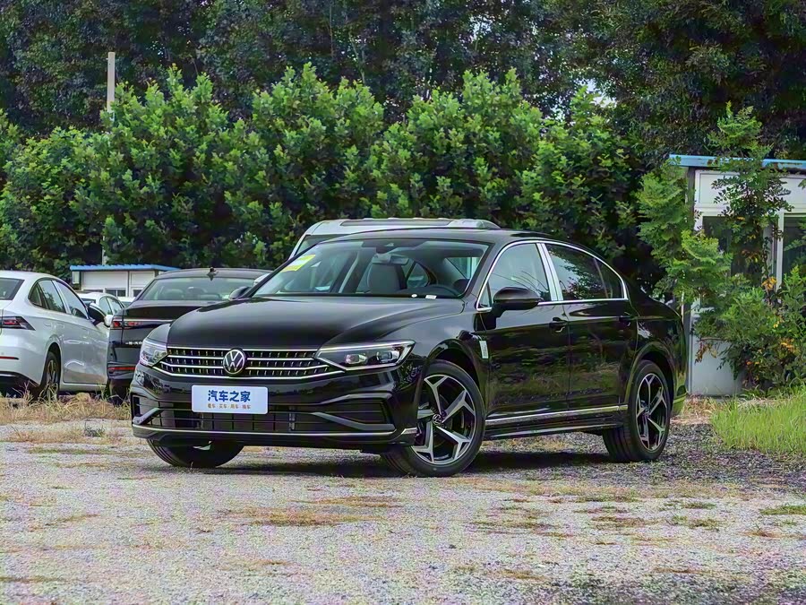 Фото 1 - Volkswagen Magotan