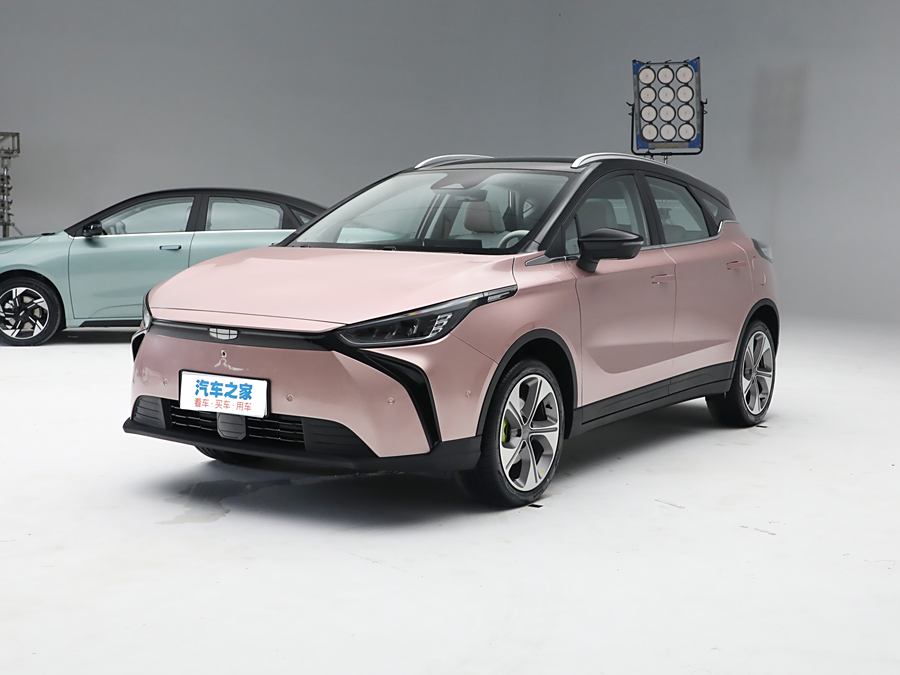 Фото 1 - Geely Geometry M6