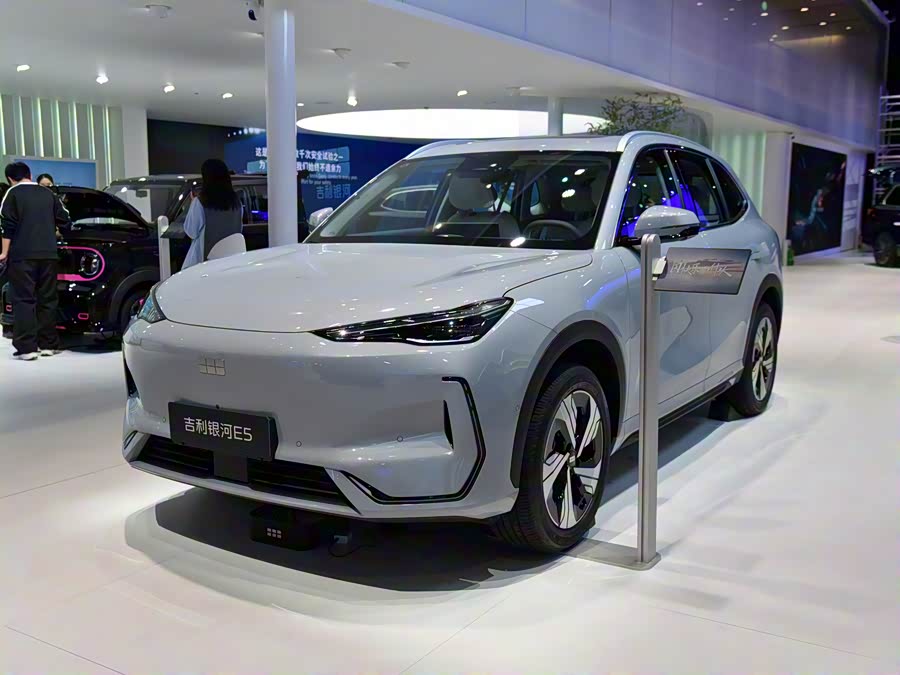 Фото 1 - Geely Galaxy E5