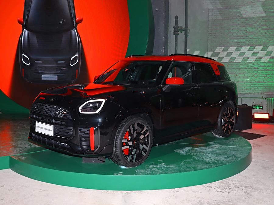 Фото 1 - Mini Countryman JCW