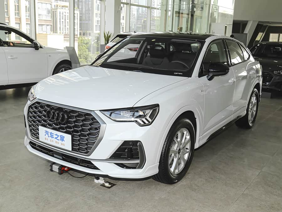 Фото 1 - Audi Q3 Sportback
