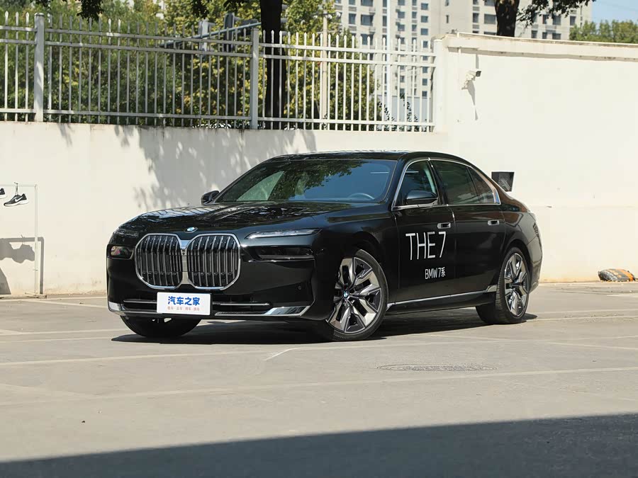 Фото 1 - BMW 7 Series