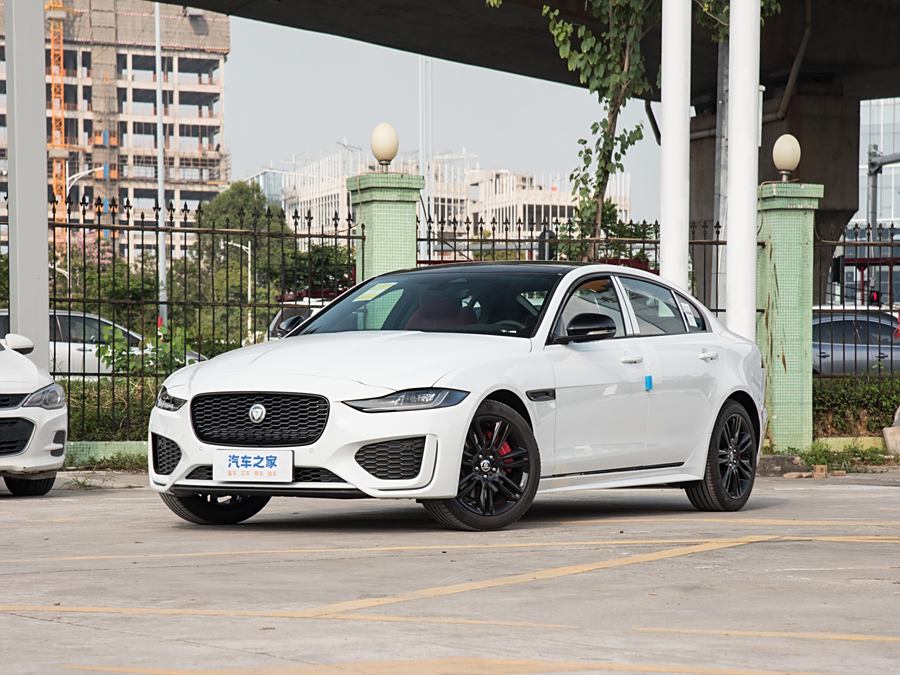 Фото 1 - Jaguar XE L