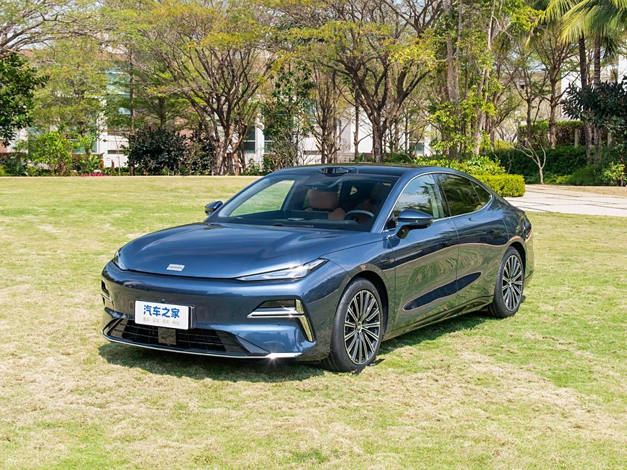 Фото 1 - Geely Galaxy Starshine 8 EM-i