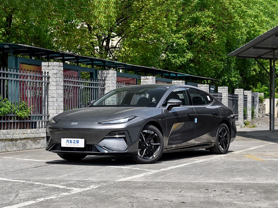 Фото 1 - Geely Galaxy E8