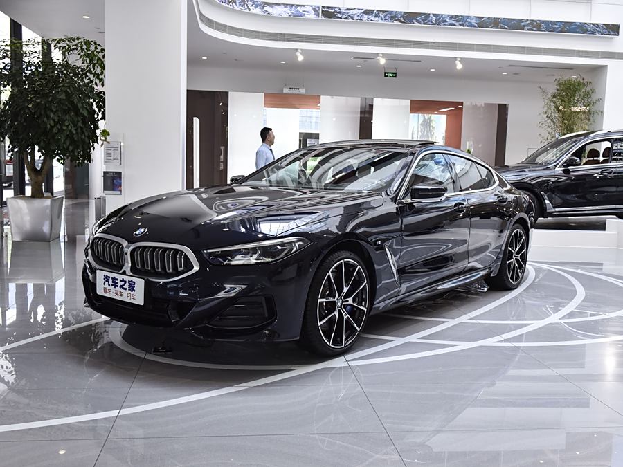 Фото 1 - BMW 8 Series