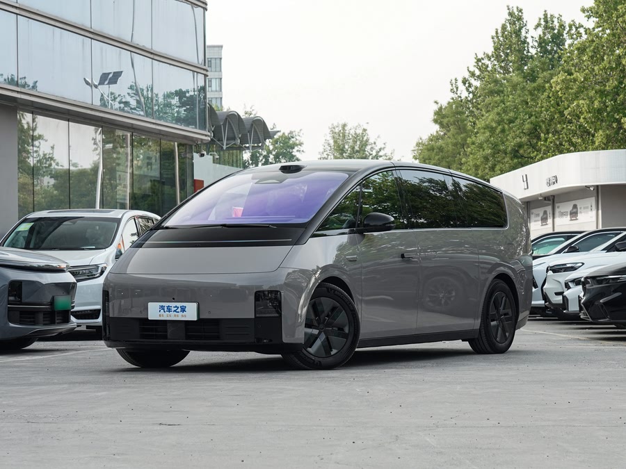 Фото 1 - LiXiang Mega