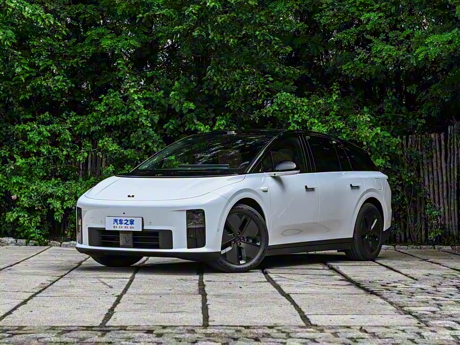 Фото 1 - LiXiang i6