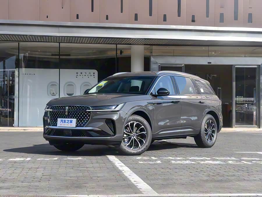 Фото 1 - Lincoln Nautilus