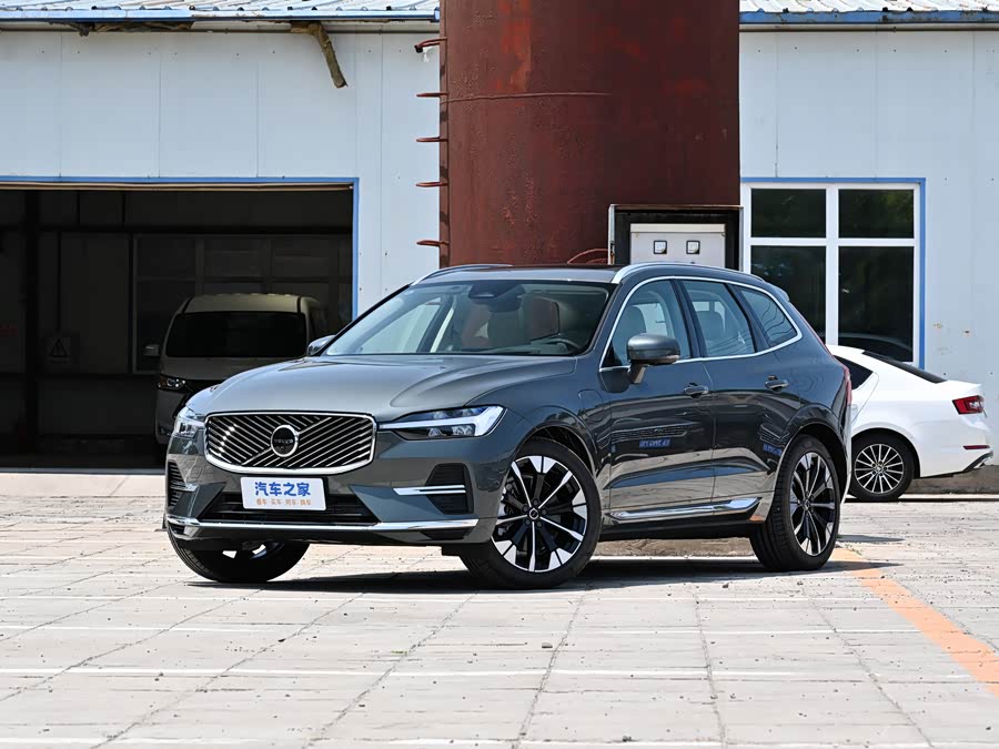 Фото 1 - Volvo XC60 Hybrid