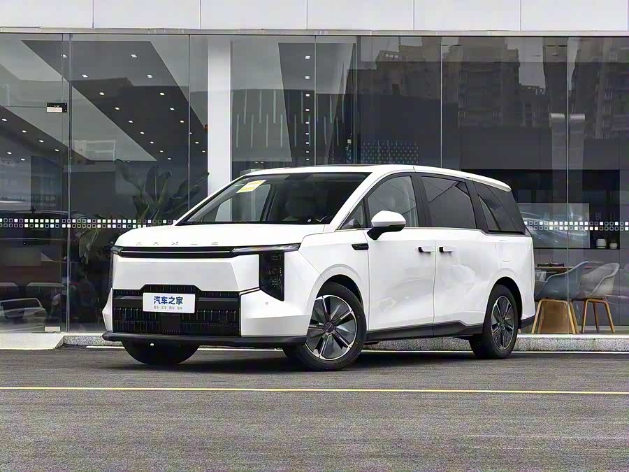 Фото 1 - Maxus Mifa 7