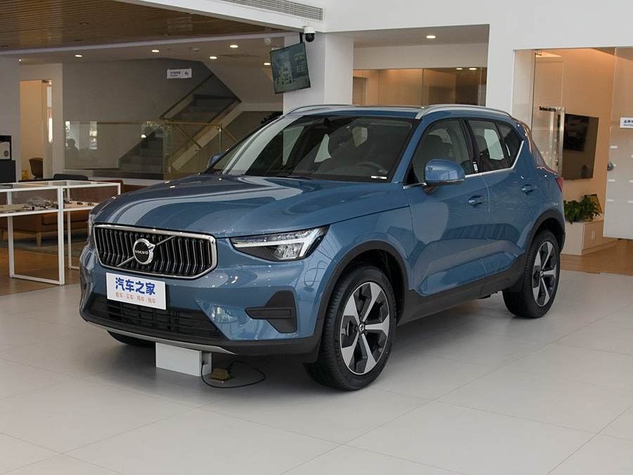 Фото 1 - Volvo XC40