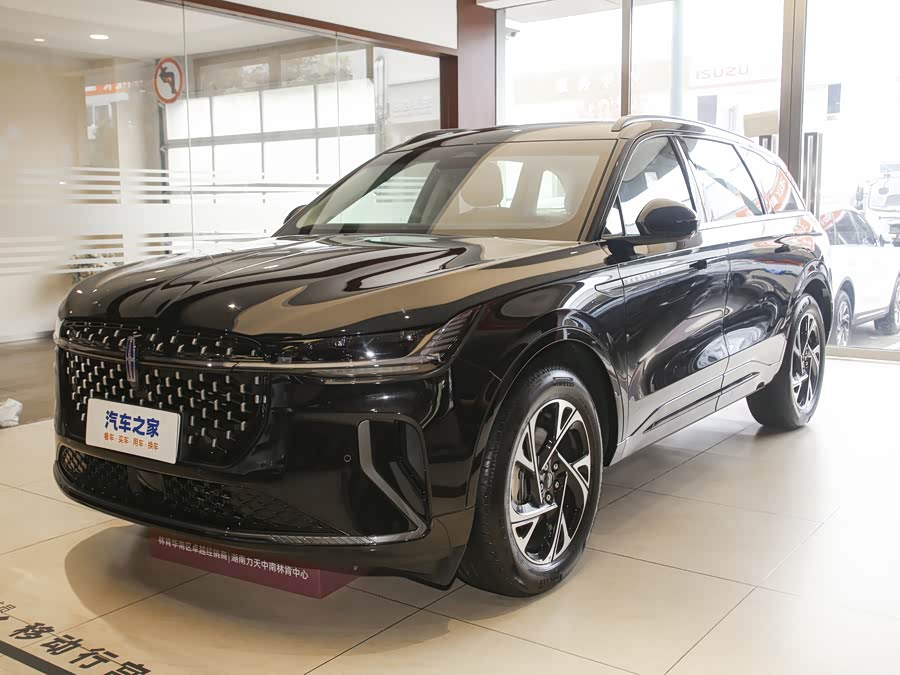 Фото 1 - Lincoln Nautilus