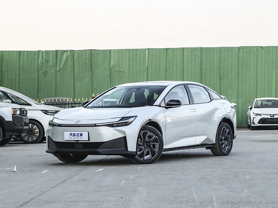 Фото 1 - Toyota bZ3