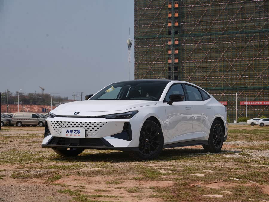 Фото 1 - Changan UNI-V