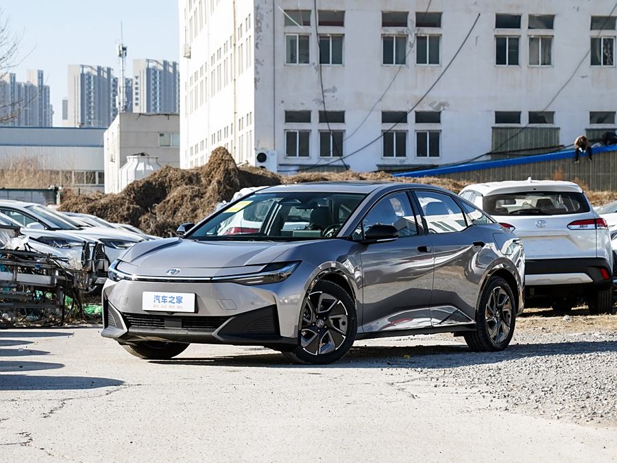 Фото 1 - Toyota bZ3