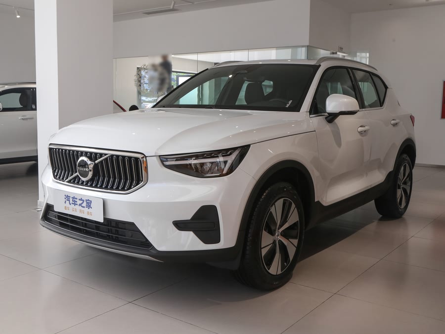 Фото 1 - Volvo XC40