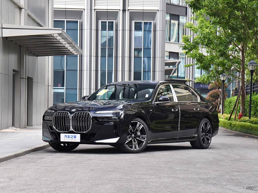 Фото 1 - BMW 7 Series