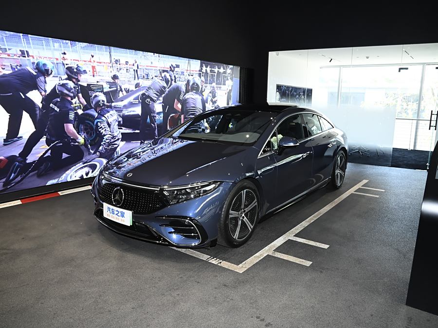 Фото 1 - Mercedes-Benz EQS