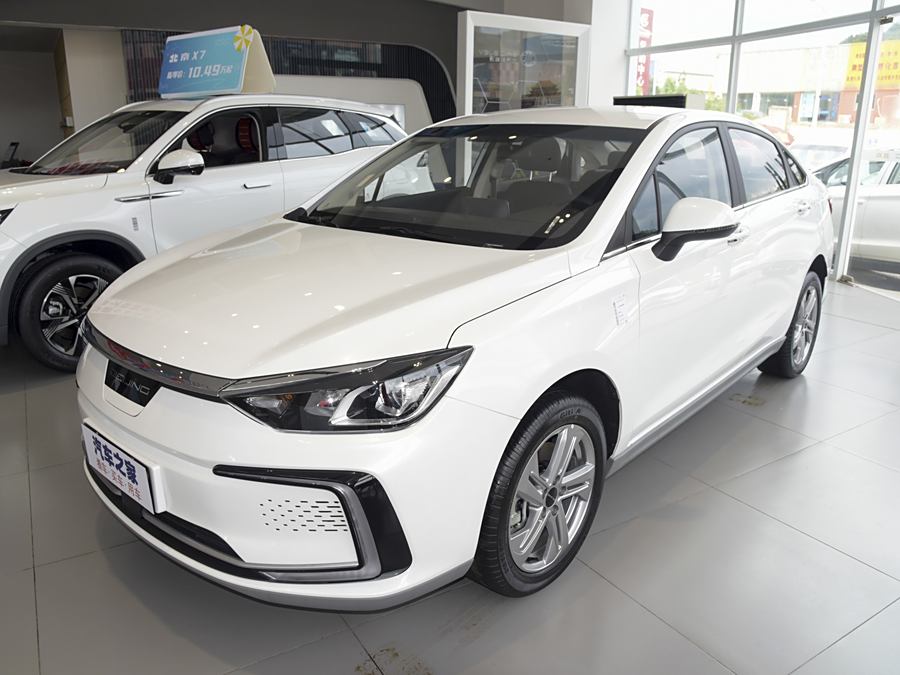 Фото 1 - Beijing EU5