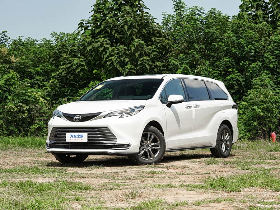 Фото 1 - Toyota Sienna