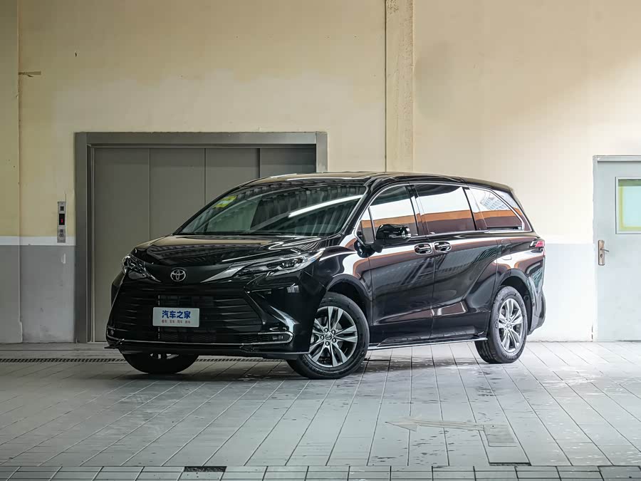 Фото 1 - Toyota Sienna