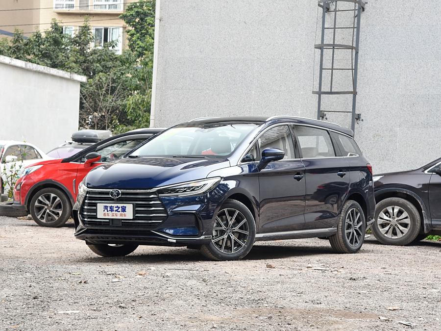 Фото 1 - BYD Song Max Hybrid