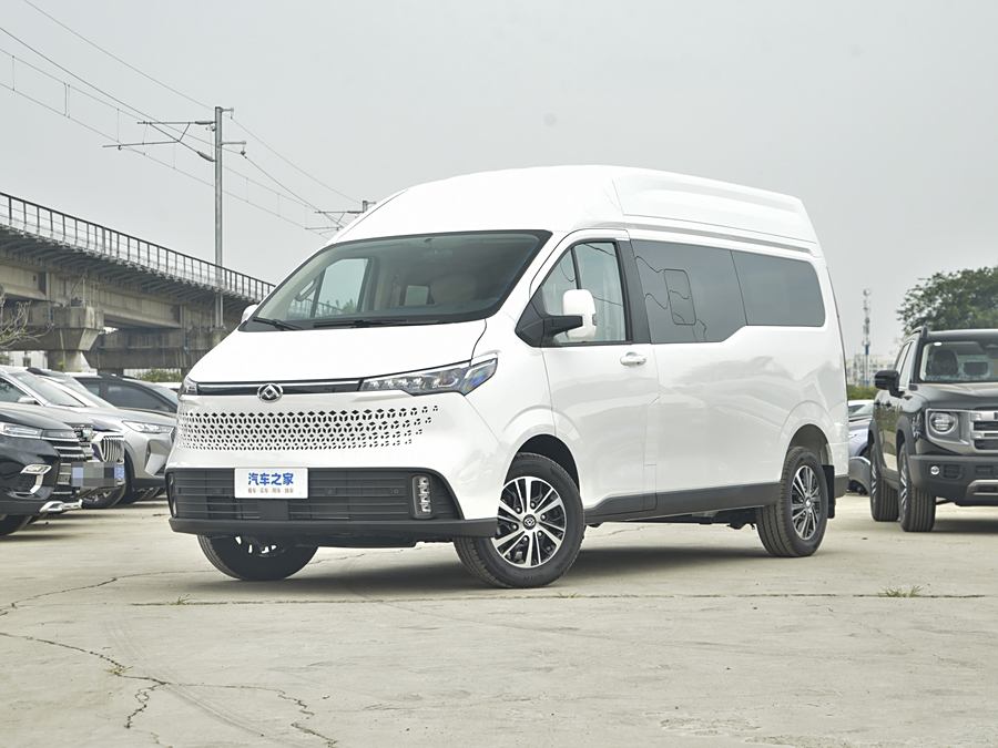 Фото 1 - Maxus V70