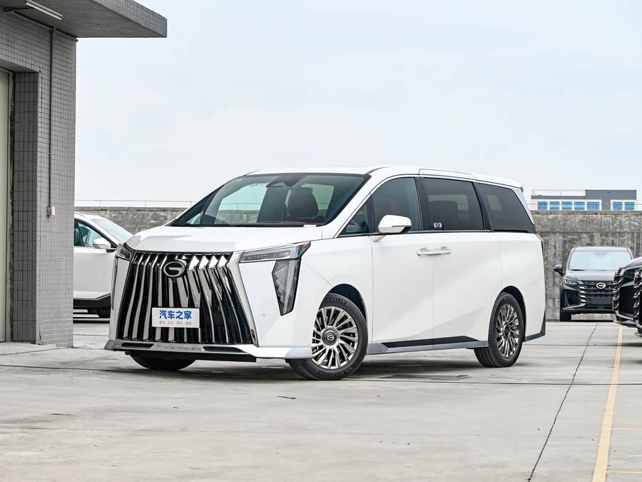 Фото 1 - GAC Trumpchi M8