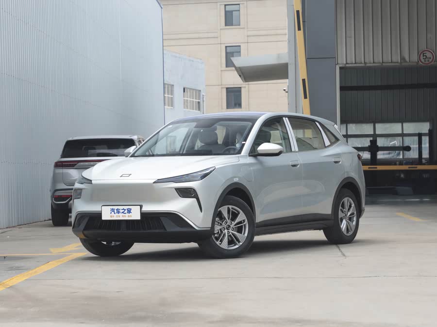 Фото 1 - Bestune 03