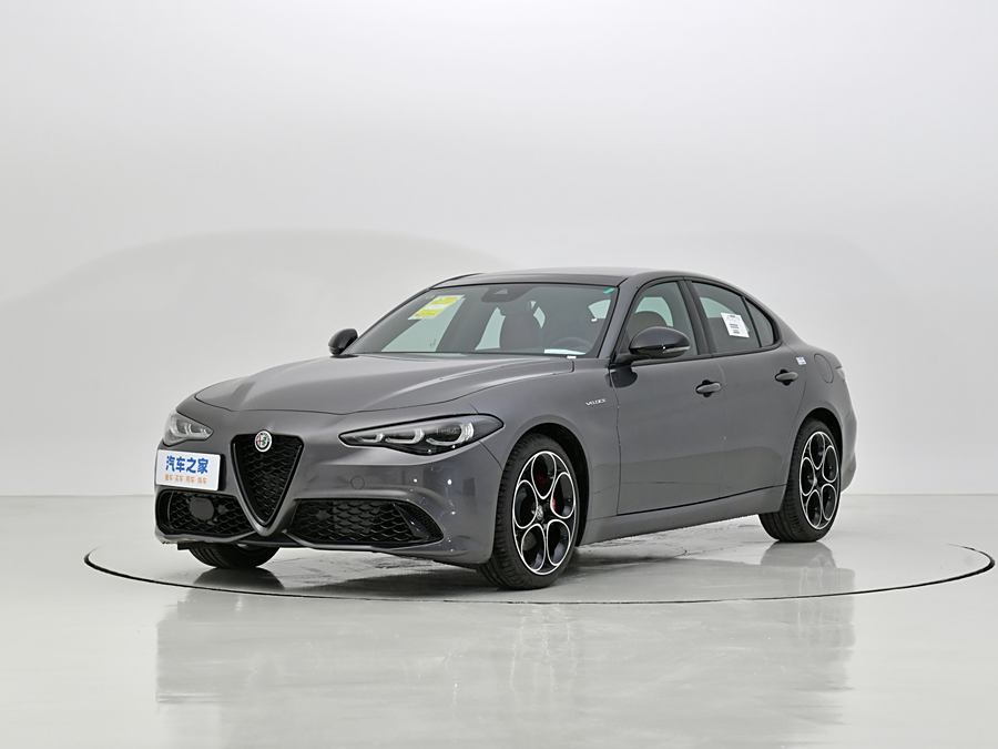 Фото 1 - Alfa Romeo Giulia