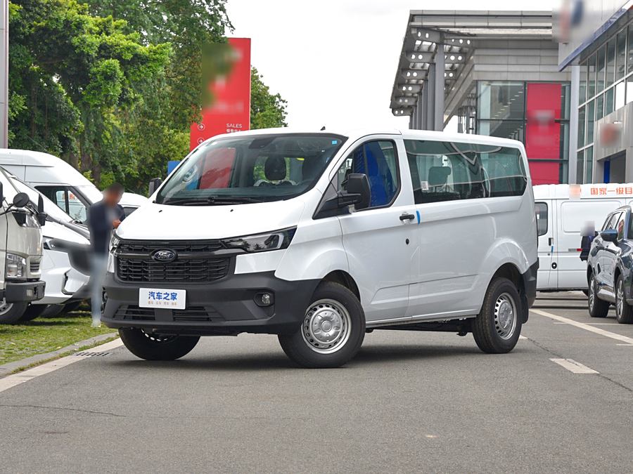 Фото 1 - Ford Transit