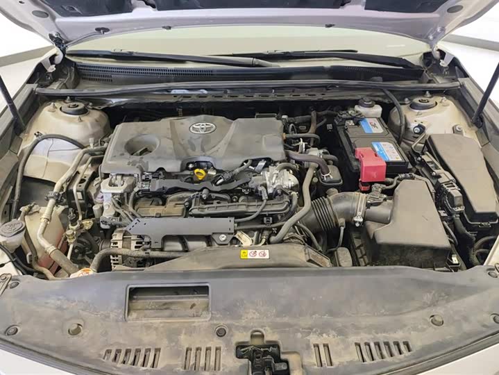 Фото 10 - Toyota Camry