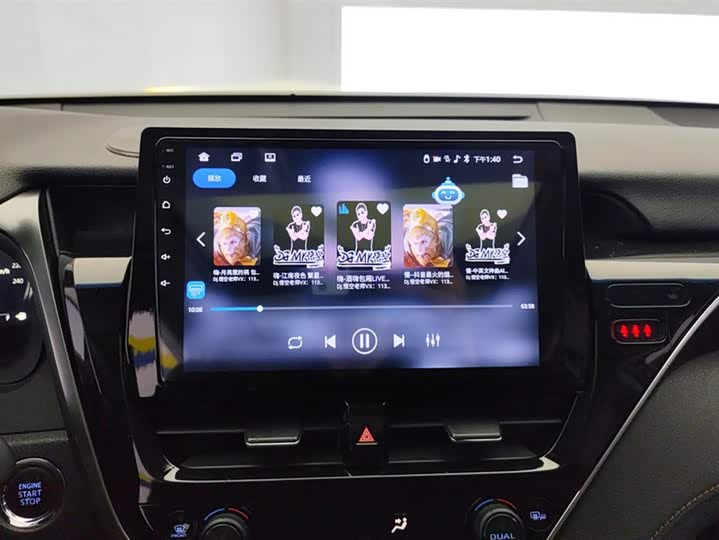 Фото 13 - Toyota Camry