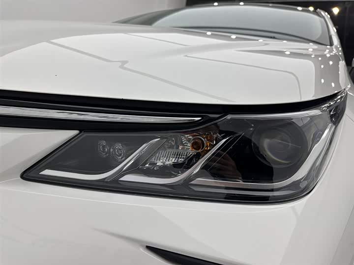 Фото 26 - Toyota Corolla