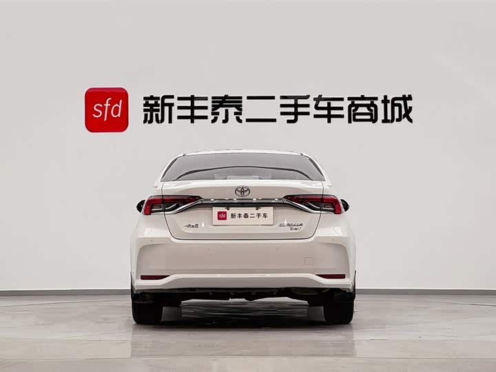 Фото 7 - Toyota Corolla