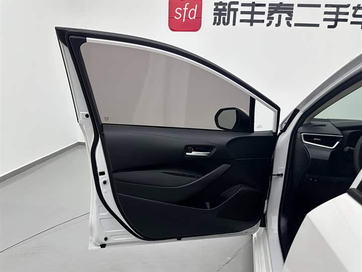 Фото 8 - Toyota Corolla