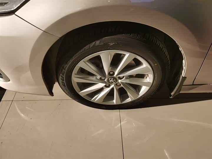 Фото 25 - Toyota Camry