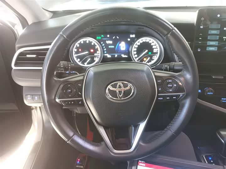 Фото 3 - Toyota Camry
