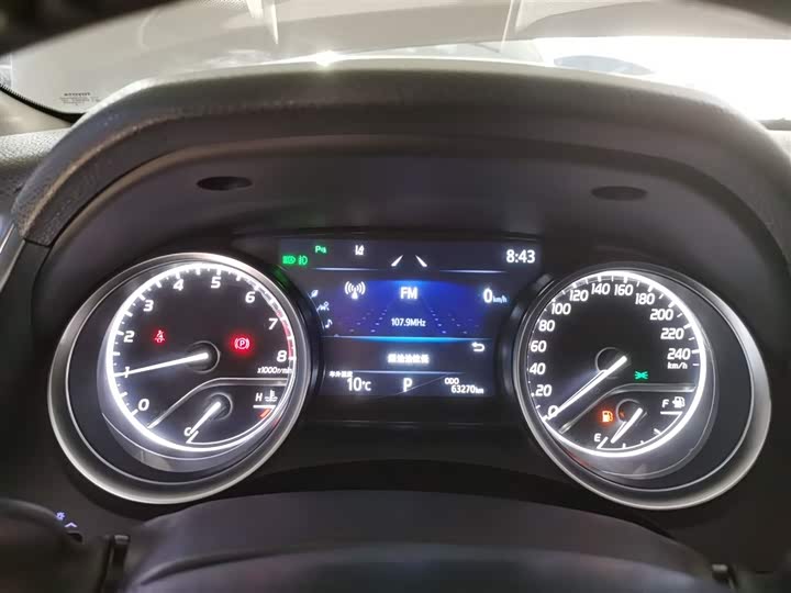 Фото 4 - Toyota Camry