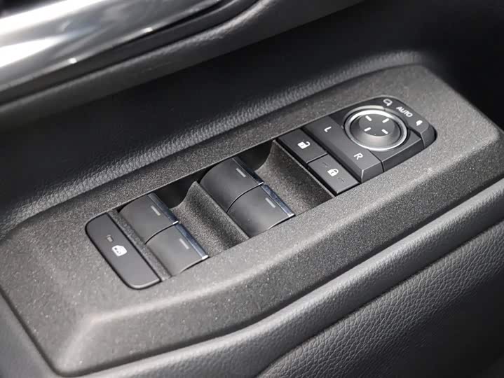 Фото 11 - Toyota Prado