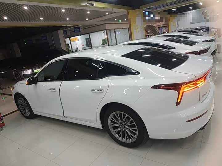 Фото 5 - Bestune B70