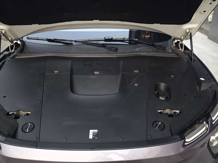 Фото 10 - Nio EC6