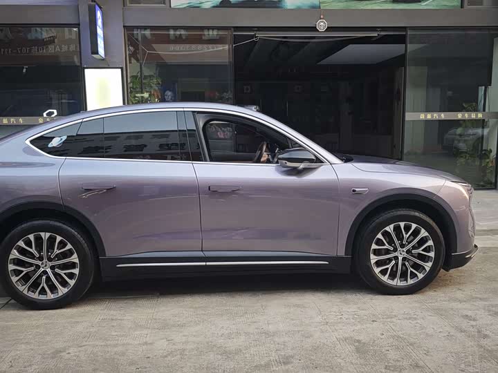 Фото 14 - Nio EC6