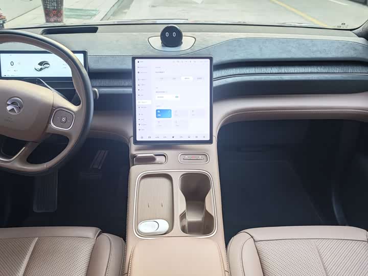 Фото 4 - Nio EC6