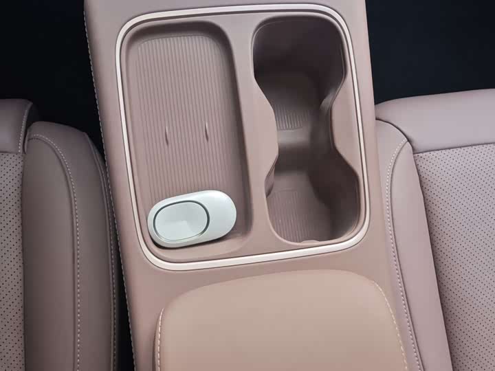 Фото 6 - Nio EC6