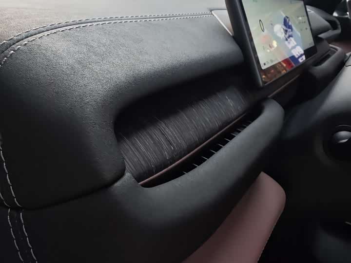 Фото 9 - Nio EC6