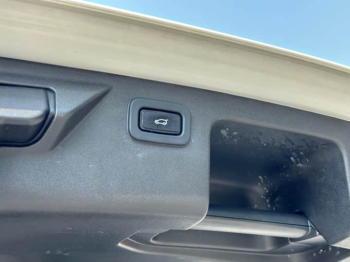 Фото 24 - Land Rover Discovery Sport